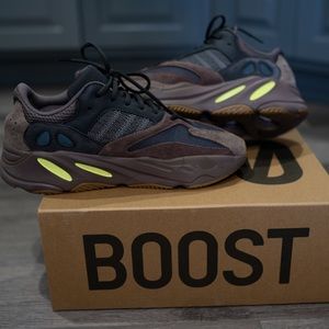 Selling size 11.5 yeezy boost 700 mauve